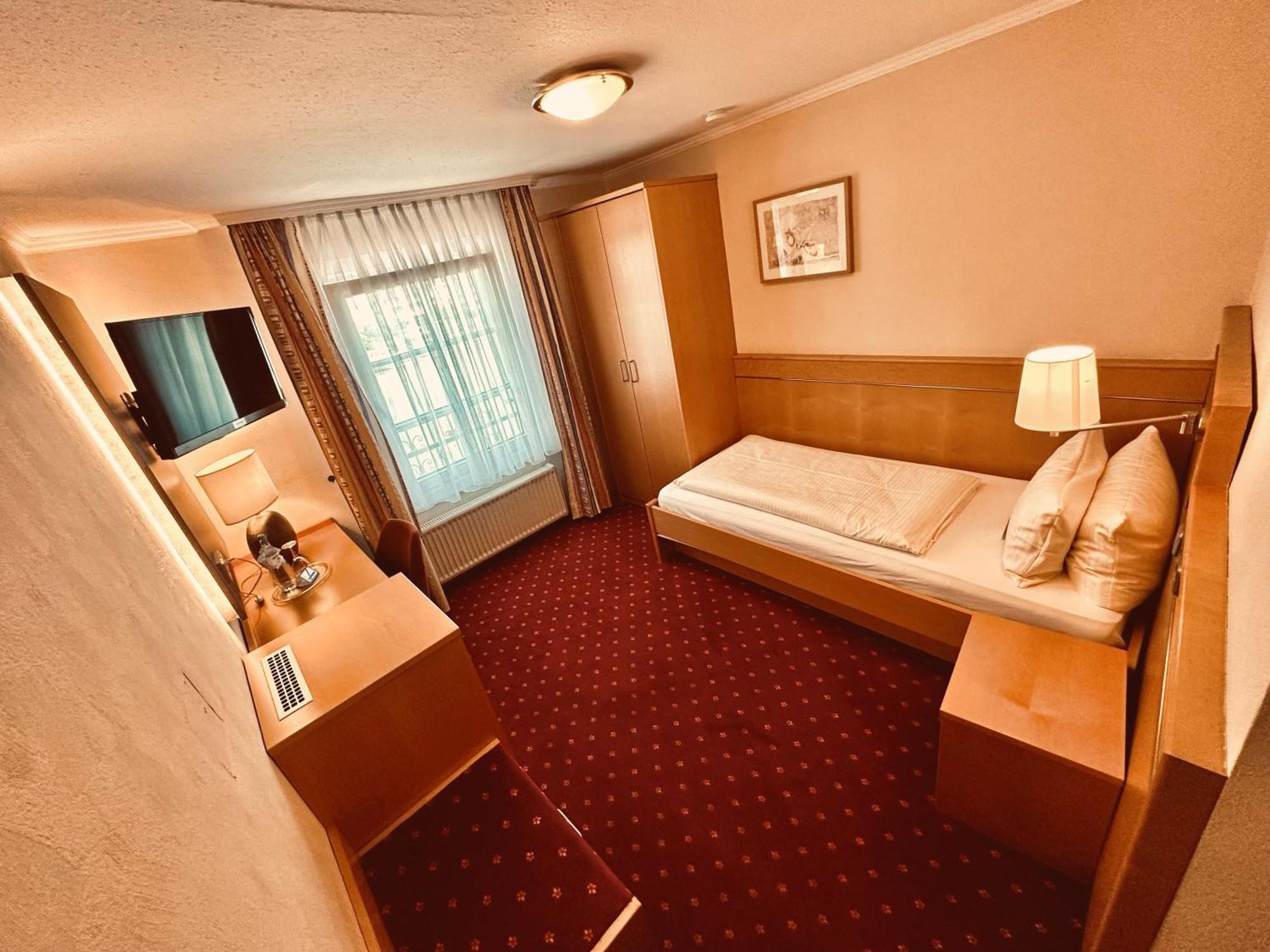 Hotel Weinhof Cochem Bagian luar foto