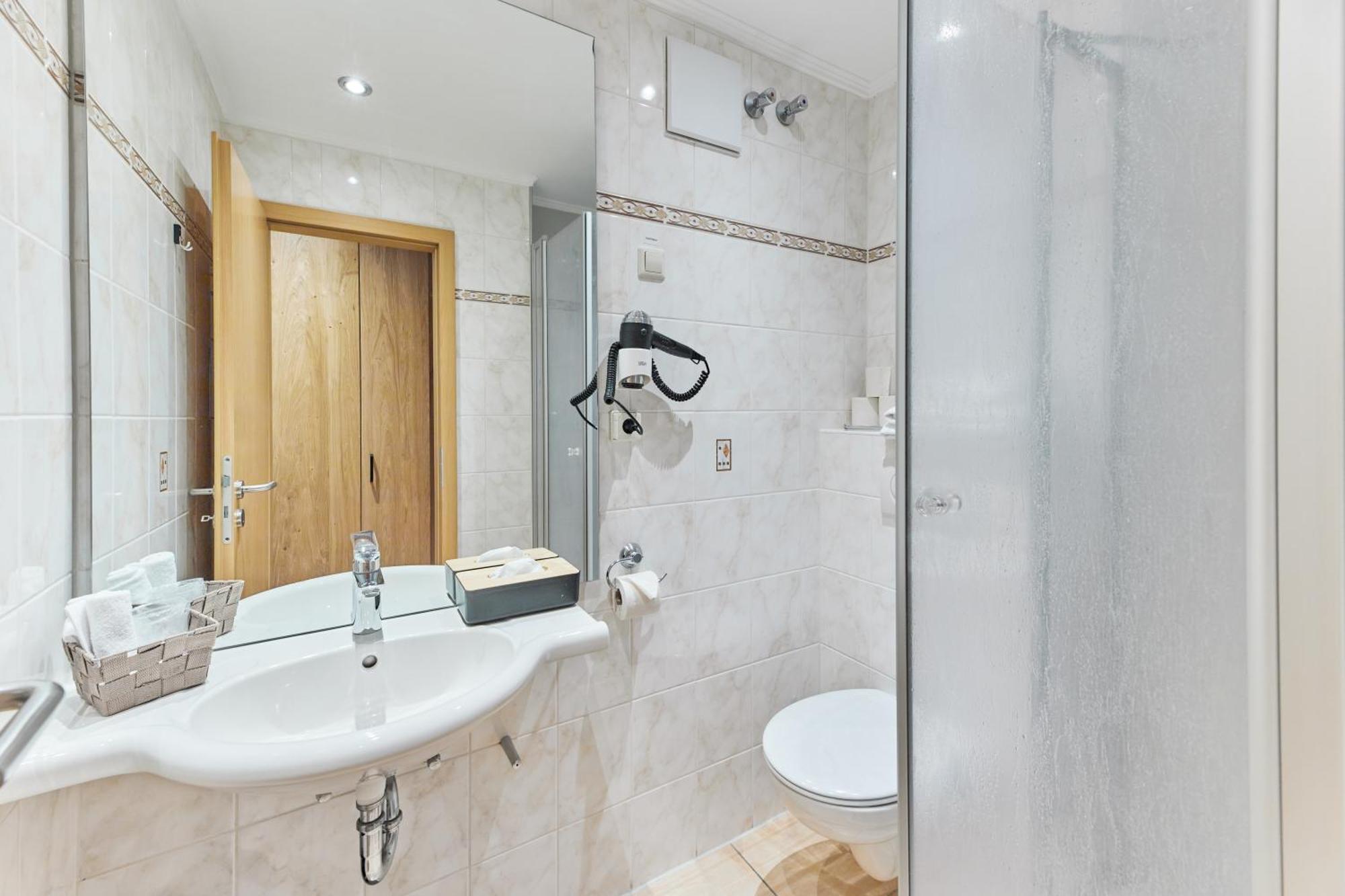 Hotel Weinhof Cochem Bagian luar foto